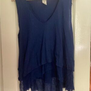 We the Free navy tank with asymmetric hem